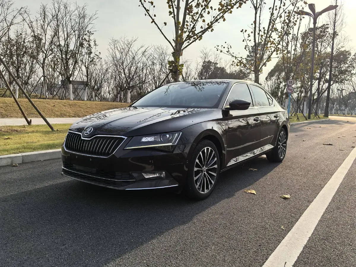 2016 Skoda Superb 1.8T 180HP L4 7DCT