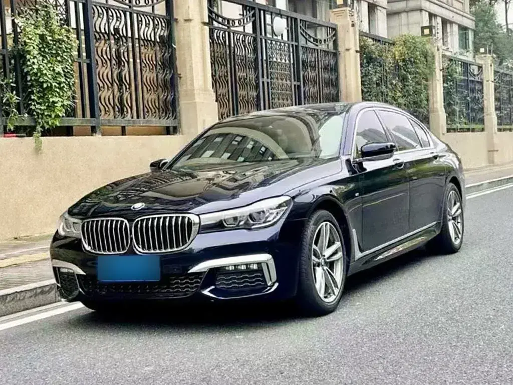 2018 BMW 7 Series 2.0T 258HP L4 8AT