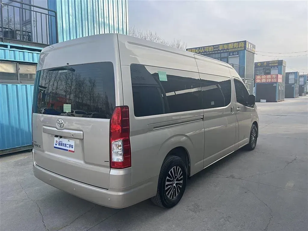 2011 Toyota Hiace 2.7L 154HP L4 5MT,autocango,china used car exporter,china ev exporter,chinese used car exporter,chinese used ev exporter