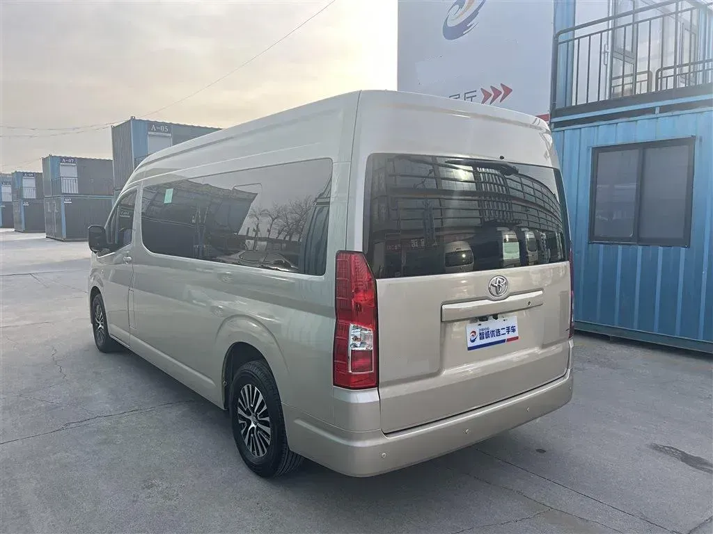 2011 Toyota Hiace 2.7L 154HP L4 5MT,autocango,china used car exporter,china ev exporter,chinese used car exporter,chinese used ev exporter