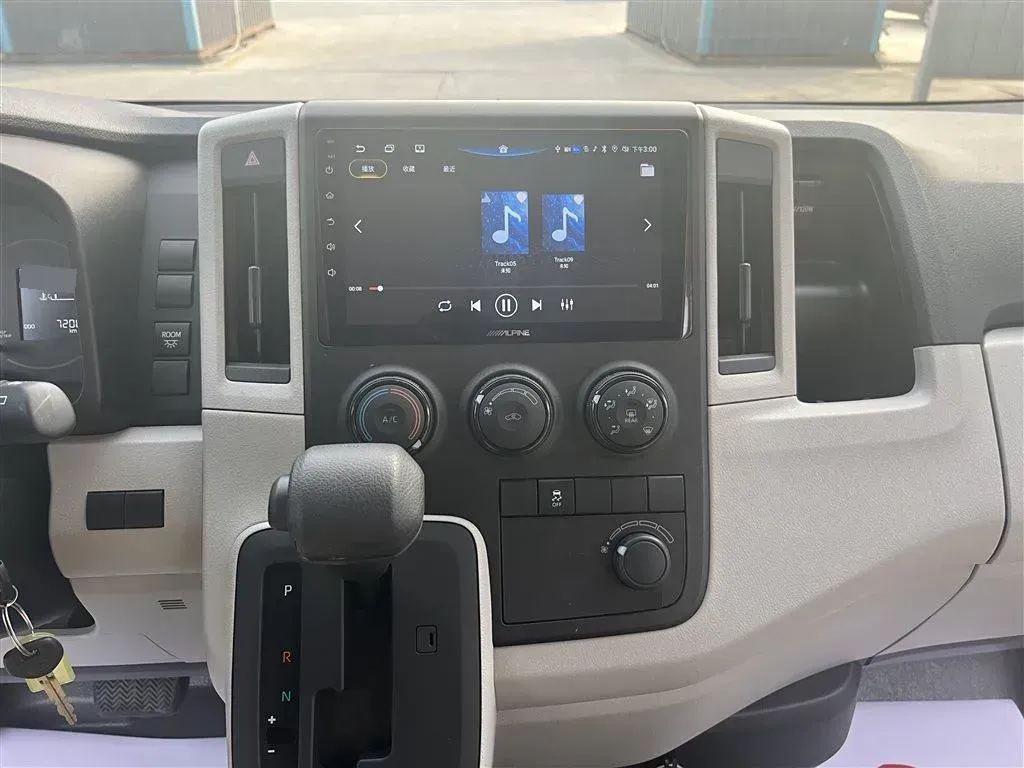 2011 Toyota Hiace 2.7L 154HP L4 5MT,autocango,china used car exporter,china ev exporter,chinese used car exporter,chinese used ev exporter