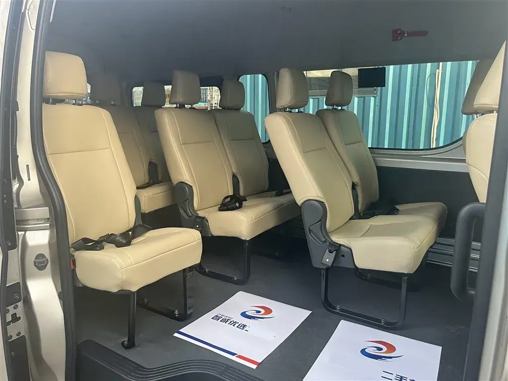 2011 Toyota Hiace 2.7L 154HP L4 5MT,autocango,china used car exporter,china ev exporter,chinese used car exporter,chinese used ev exporter