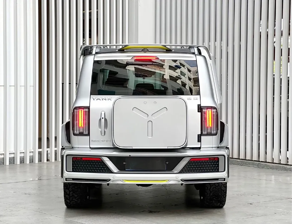 2021 Cyberspace 300 2.0T 227HP L4 8AT,autocango,china used car exporter,china ev exporter,chinese used car exporter,chinese used ev exporter