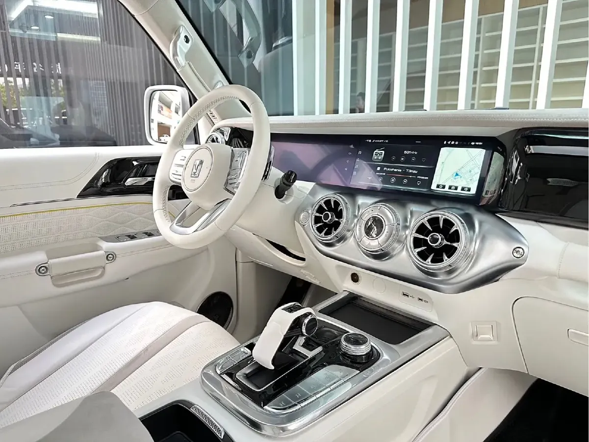 2021 Cyberspace 300 2.0T 227HP L4 8AT,autocango,china used car exporter,china ev exporter,chinese used car exporter,chinese used ev exporter