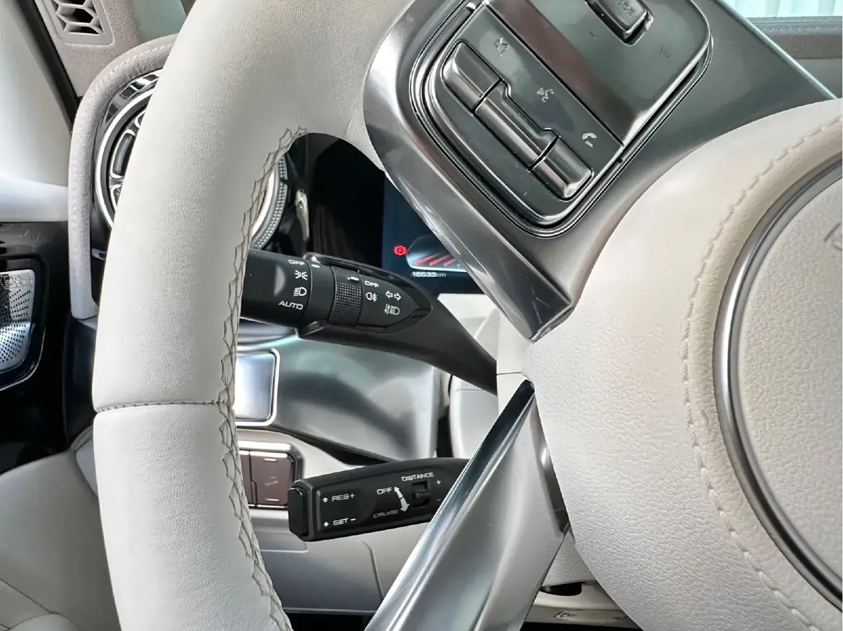 2021 Cyberspace 300 2.0T 227HP L4 8AT,autocango,china used car exporter,china ev exporter,chinese used car exporter,chinese used ev exporter