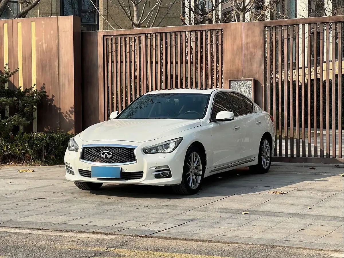 2016 Infiniti Q50L 2.0T 211HP L4 7AT