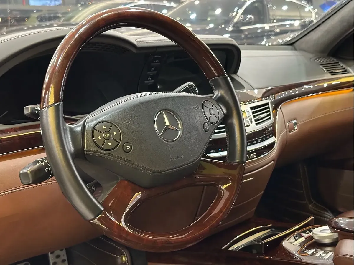 2011 Brabus S Class 5.5T 517HP V12 5AT,autocango,china used car exporter,china ev exporter,chinese used car exporter,chinese used ev exporter