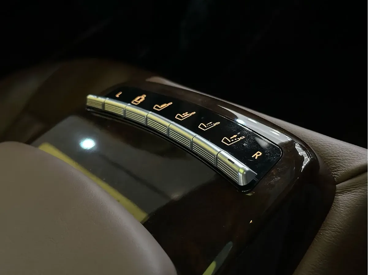 2011 Brabus S Class 5.5T 517HP V12 5AT,autocango,china used car exporter,china ev exporter,chinese used car exporter,chinese used ev exporter