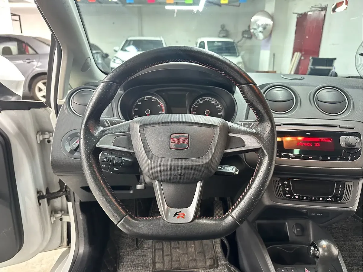 2013 Seat Ibiza 1.4T 150HP L4 7DCT,autocango,china used car exporter,china ev exporter,chinese used car exporter,chinese used ev exporter