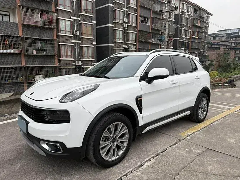 2017 LYNK&CO 01 2.0T 190HP L4 6AT