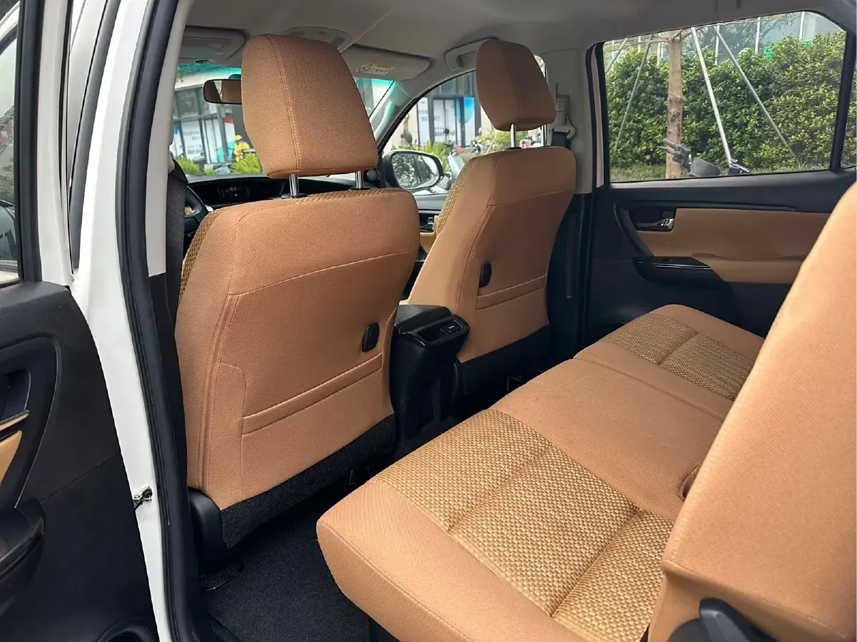 2016 Toyota Fortuner 2.7L 163HP L4 6AT,autocango,china used car exporter,china ev exporter,chinese used car exporter,chinese used ev exporter