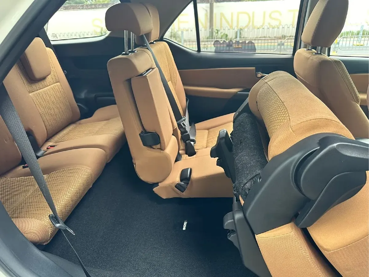 2016 Toyota Fortuner 2.7L 163HP L4 6AT,autocango,china used car exporter,china ev exporter,chinese used car exporter,chinese used ev exporter