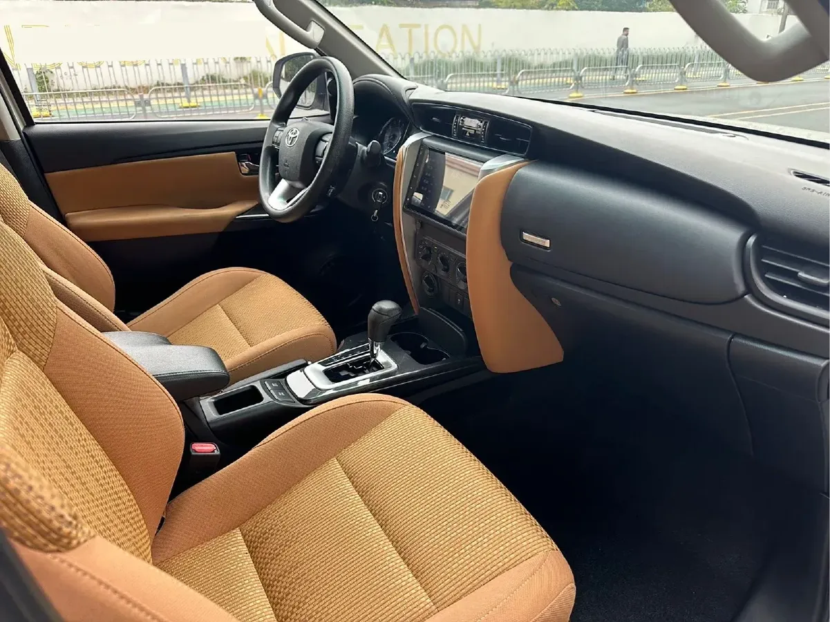 2016 Toyota Fortuner 2.7L 163HP L4 6AT,autocango,china used car exporter,china ev exporter,chinese used car exporter,chinese used ev exporter