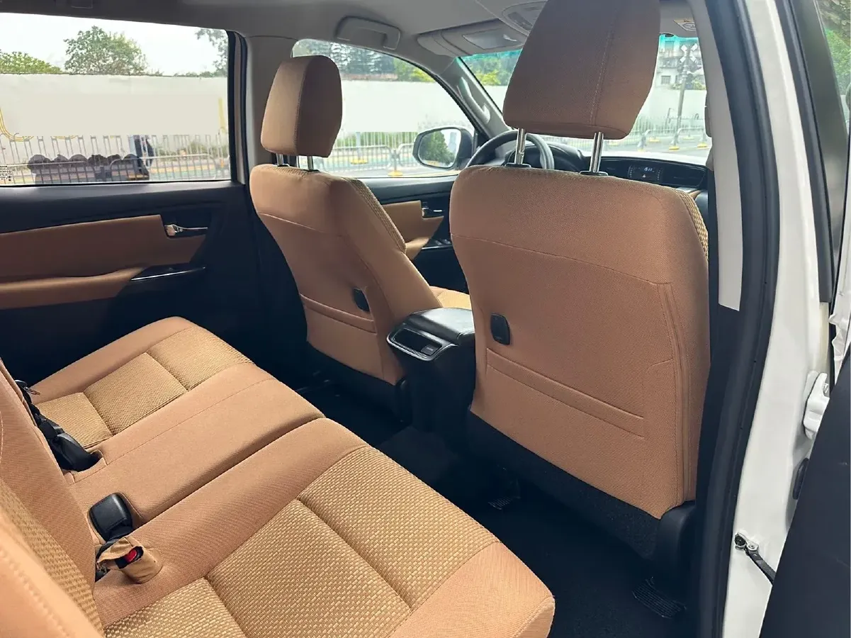 2016 Toyota Fortuner 2.7L 163HP L4 6AT,autocango,china used car exporter,china ev exporter,chinese used car exporter,chinese used ev exporter