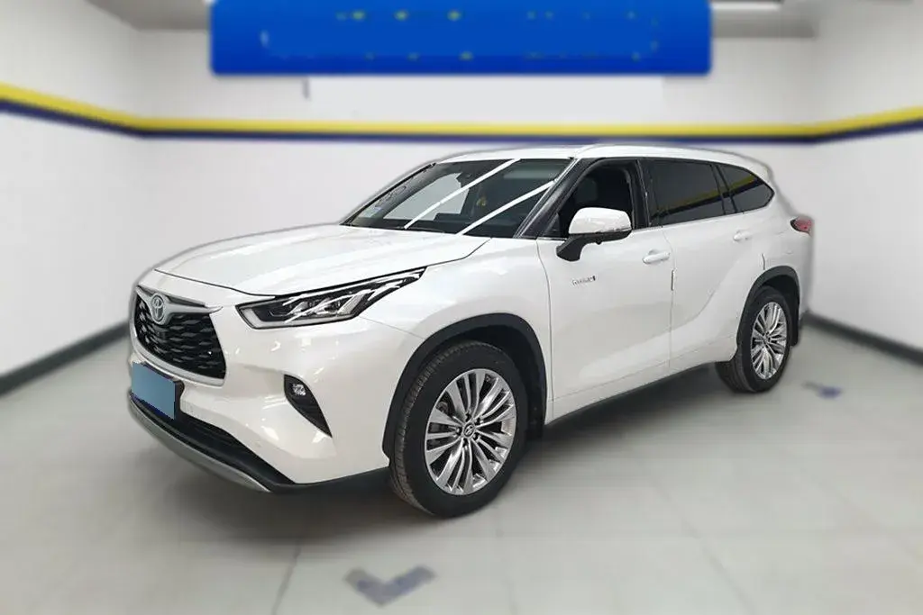 2022 Toyota Highlander 2.5L 192HP L4 E-CVT Hybrid