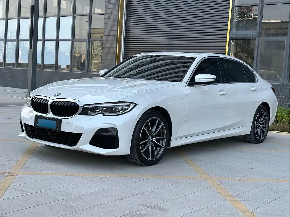 2022 BMW 3 Series 2.0T 156HP L4 8AT