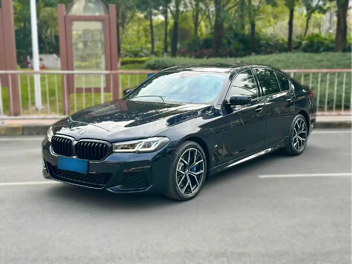 2021 BMW 5 Series 3.0T 340HP L6 8AT