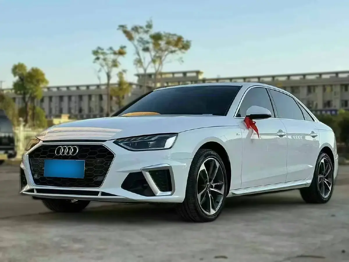 2024 Audi A4L 2.0T 190HP L4 7DCT