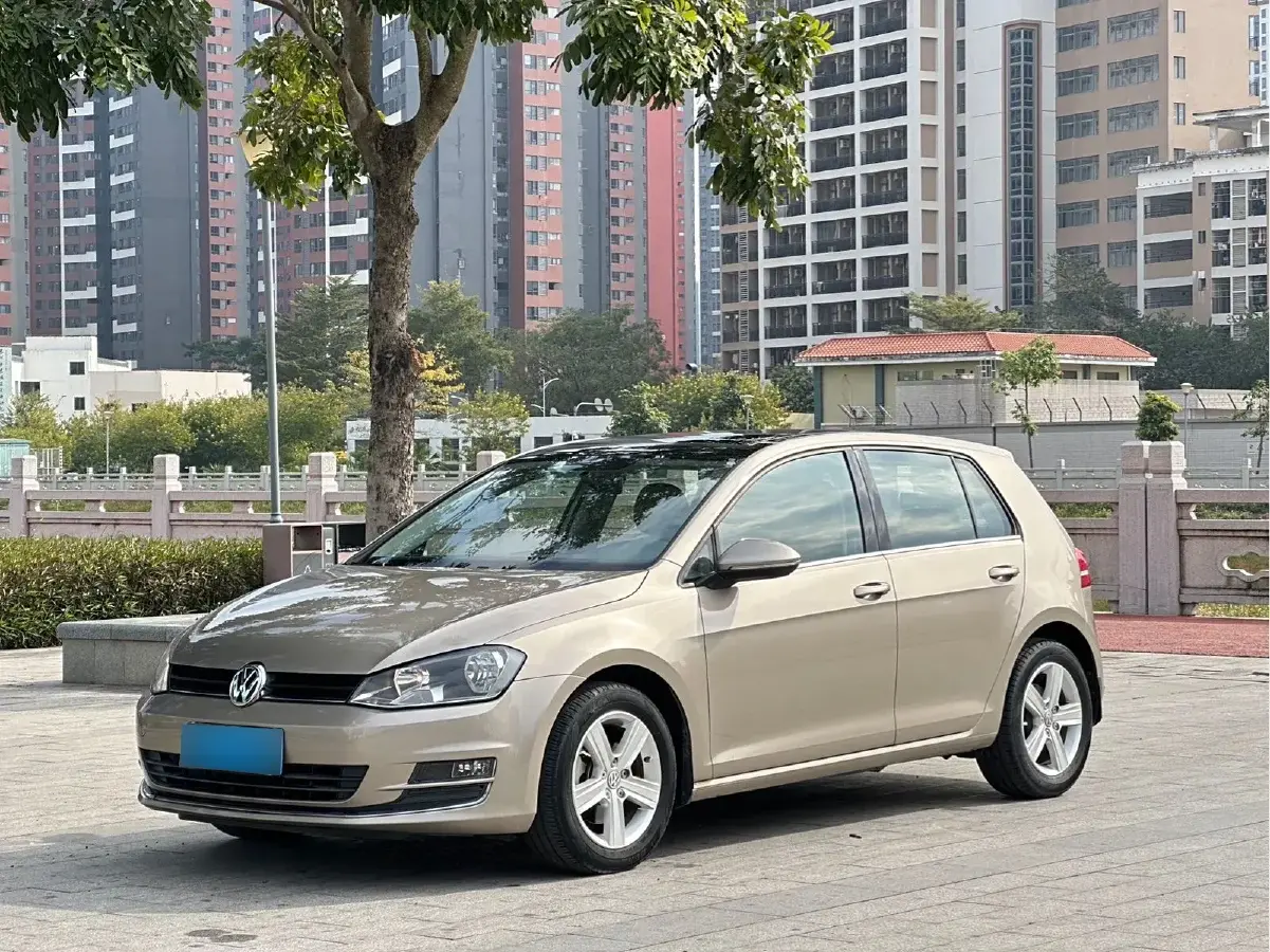 2015 Volkswagen Golf 1.6L 110HP L4 6AT