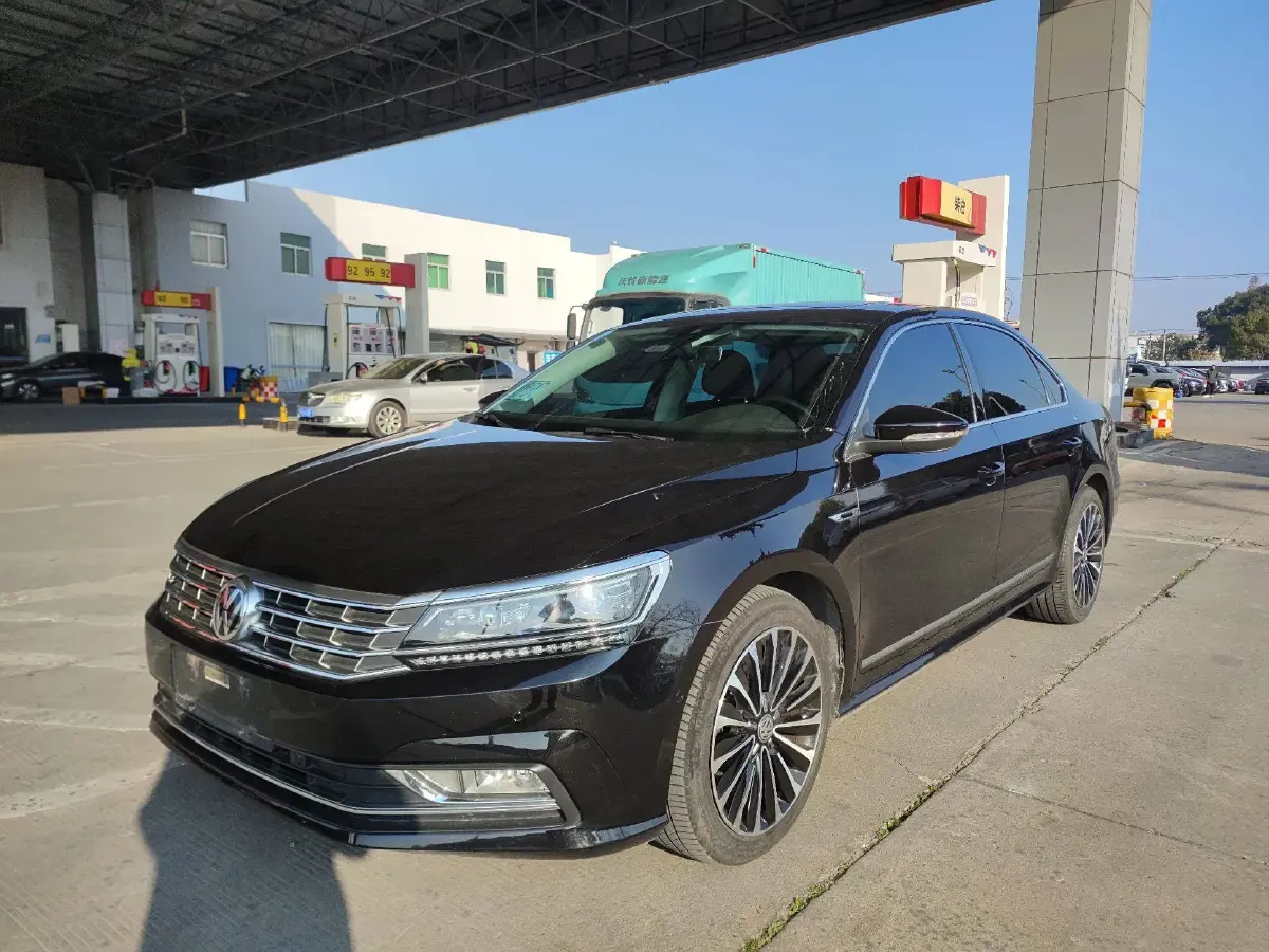 2016 Volkswagen Passat 3.0L 250HP V6 6DCT