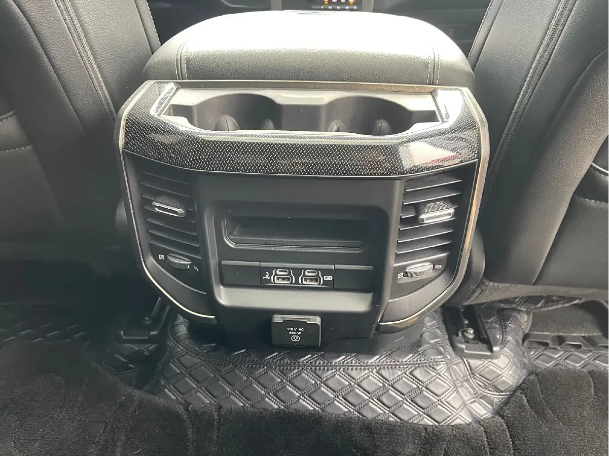 2011 RAM Trucks 5.7L 395HP V8 5AT,autocango,china used car exporter,china ev exporter,chinese used car exporter,chinese used ev exporter