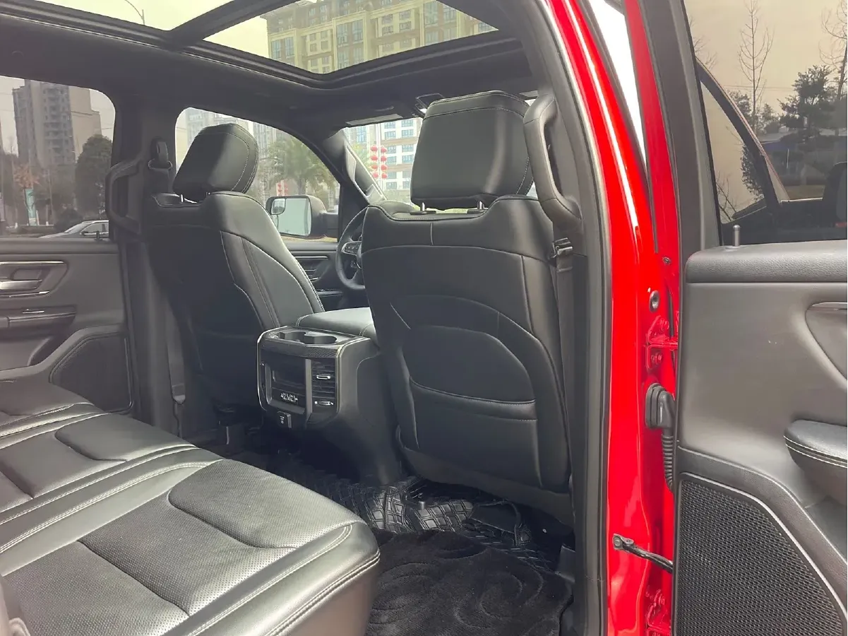 2011 RAM Trucks 5.7L 395HP V8 5AT,autocango,china used car exporter,china ev exporter,chinese used car exporter,chinese used ev exporter