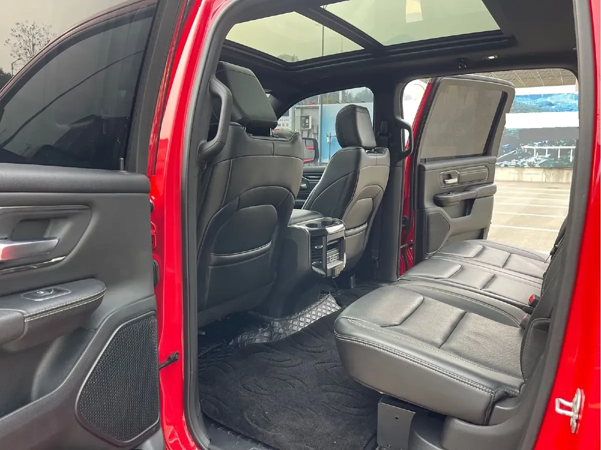 2011 RAM Trucks 5.7L 395HP V8 5AT,autocango,china used car exporter,china ev exporter,chinese used car exporter,chinese used ev exporter