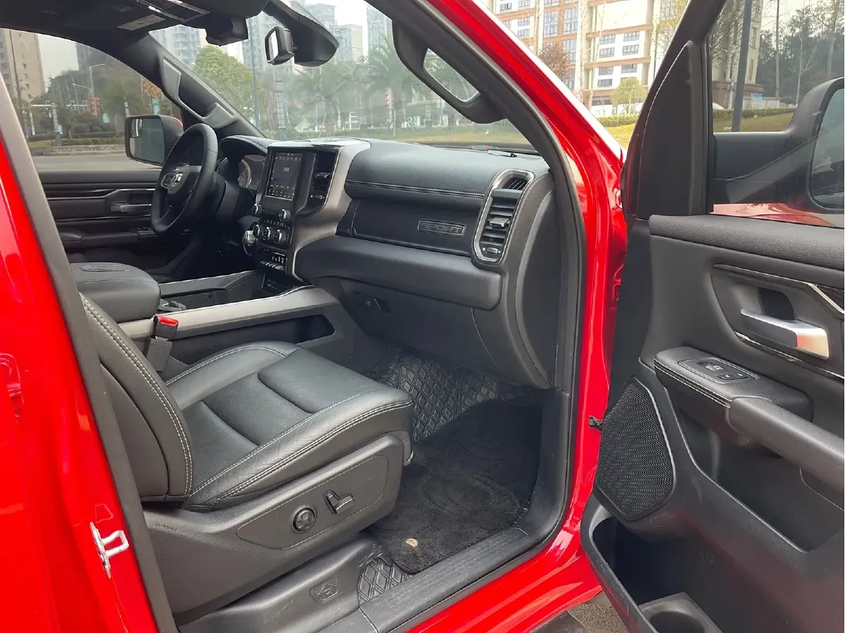 2011 RAM Trucks 5.7L 395HP V8 5AT,autocango,china used car exporter,china ev exporter,chinese used car exporter,chinese used ev exporter