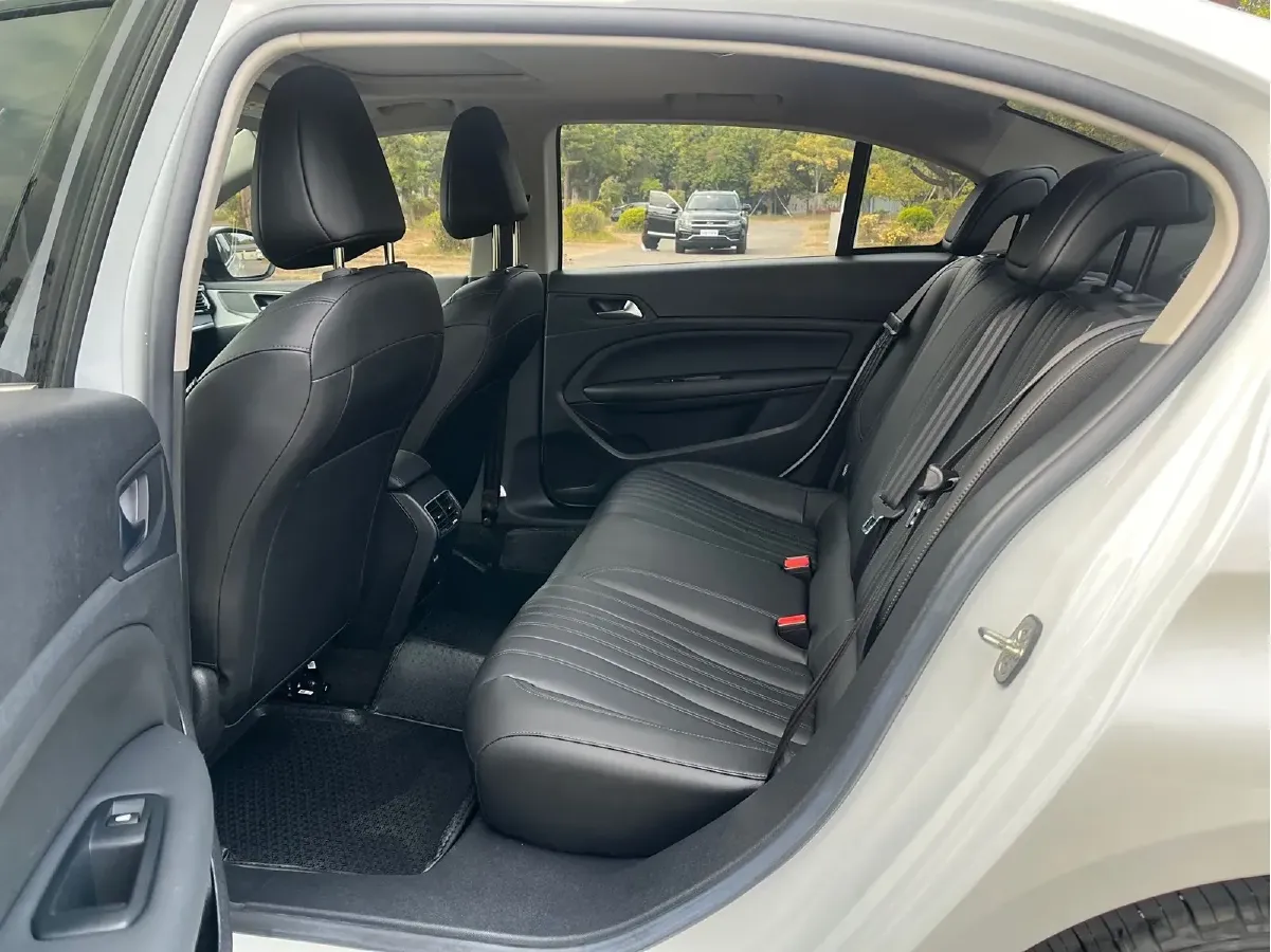 2022 Peugeot 408 1.6T 170HP L4 6AT,autocango,china used car exporter,china ev exporter,chinese used car exporter,chinese used ev exporter