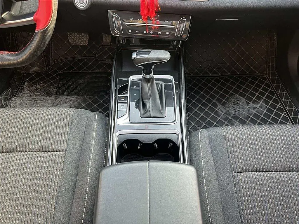 2022 Bestune B70 1.5T 169HP L4 7DCT,autocango,china used car exporter,china ev exporter,chinese used car exporter,chinese used ev exporter