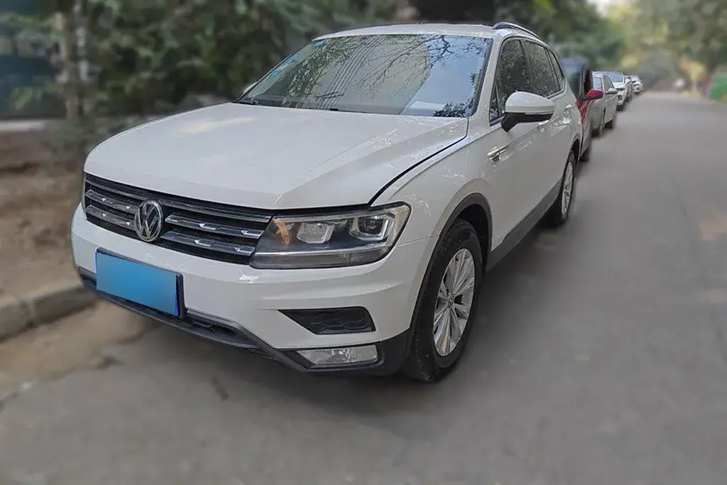 2017 Volkswagen Tiguan L 1.8T 180HP L4 7DCT