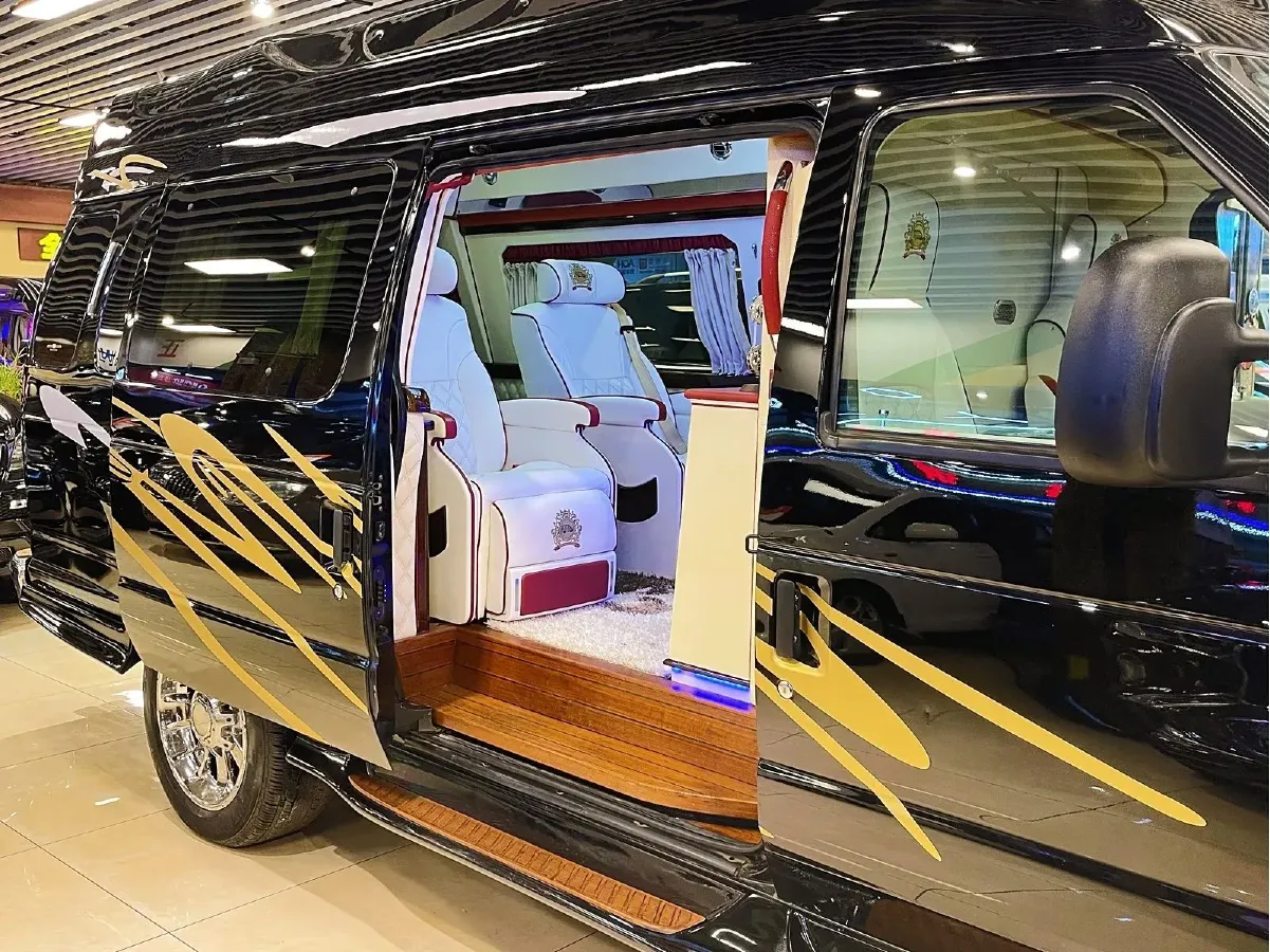 2011 Ford E350 5.4L 258HP V8 5AT,autocango,china used car exporter,china ev exporter,chinese used car exporter,chinese used ev exporter