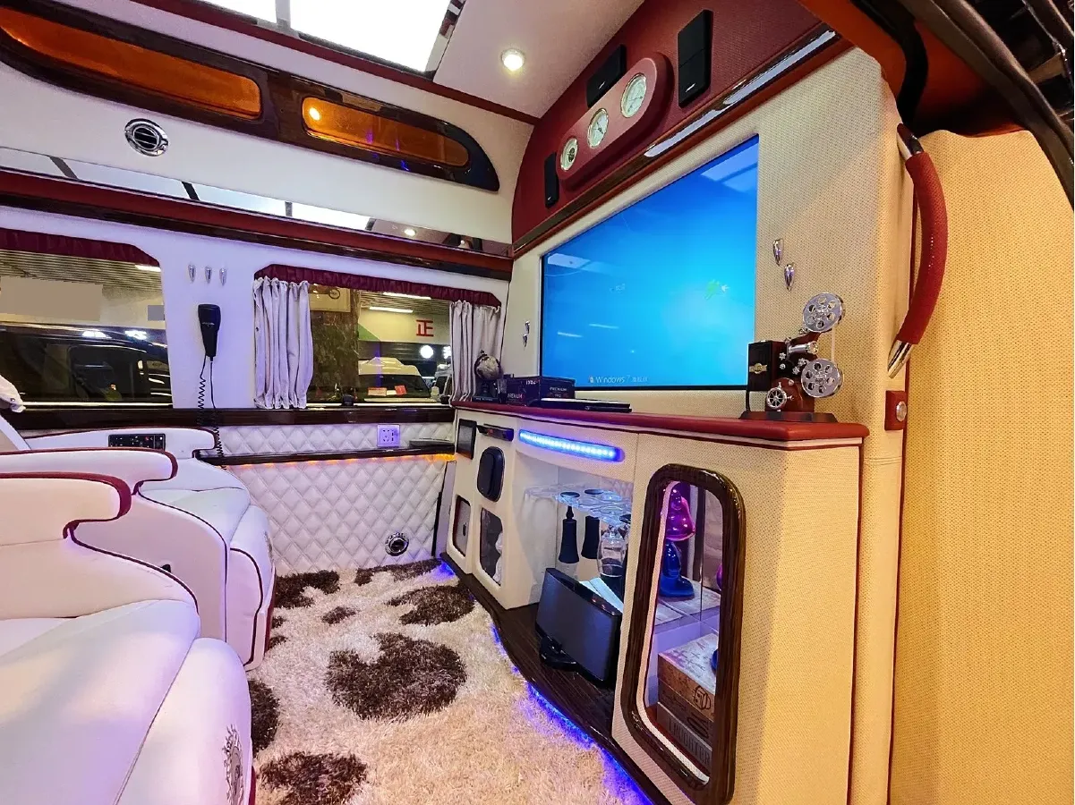 2011 Ford E350 5.4L 258HP V8 5AT,autocango,china used car exporter,china ev exporter,chinese used car exporter,chinese used ev exporter