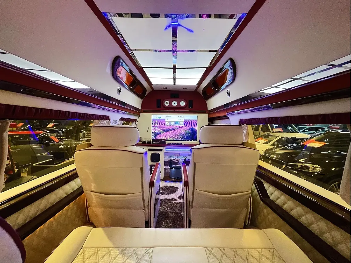 2011 Ford E350 5.4L 258HP V8 5AT,autocango,china used car exporter,china ev exporter,chinese used car exporter,chinese used ev exporter