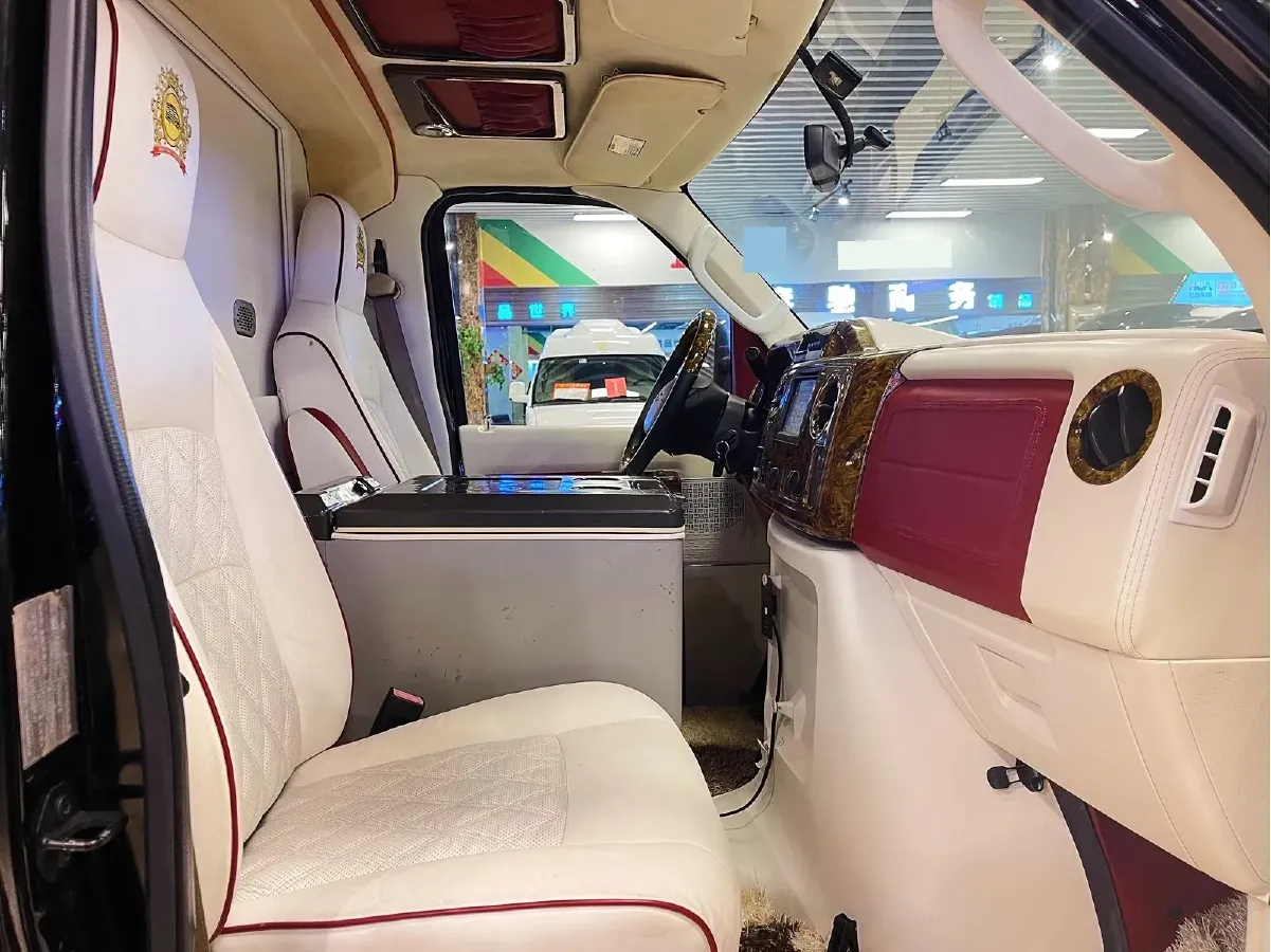 2011 Ford E350 5.4L 258HP V8 5AT,autocango,china used car exporter,china ev exporter,chinese used car exporter,chinese used ev exporter