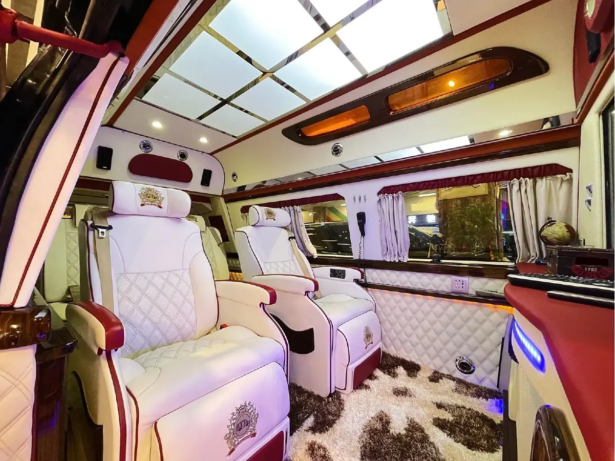 2011 Ford E350 5.4L 258HP V8 5AT,autocango,china used car exporter,china ev exporter,chinese used car exporter,chinese used ev exporter