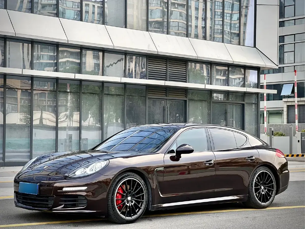 2016 Porsche Panamera 3.0T 320HP V6 7DCT