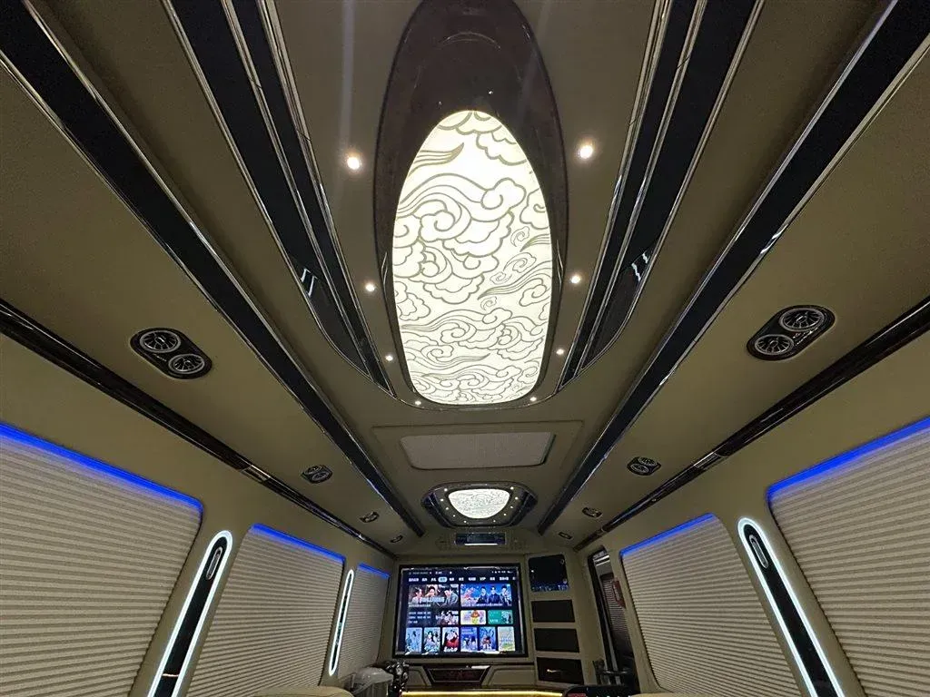 2024 HongQi GuoYue 8AT,autocango,china used car exporter,china ev exporter,chinese used car exporter,chinese used ev exporter