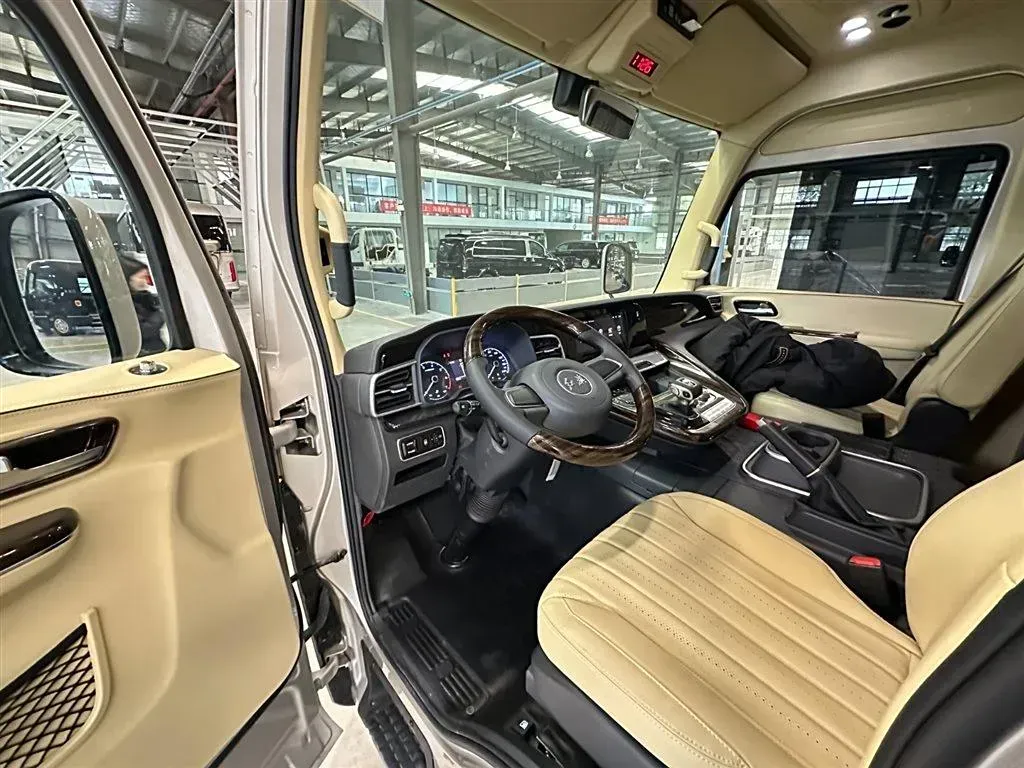 2024 HongQi GuoYue 8AT,autocango,china used car exporter,china ev exporter,chinese used car exporter,chinese used ev exporter