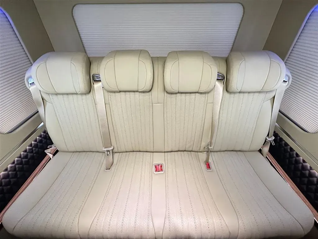 2024 HongQi GuoYue 8AT,autocango,china used car exporter,china ev exporter,chinese used car exporter,chinese used ev exporter