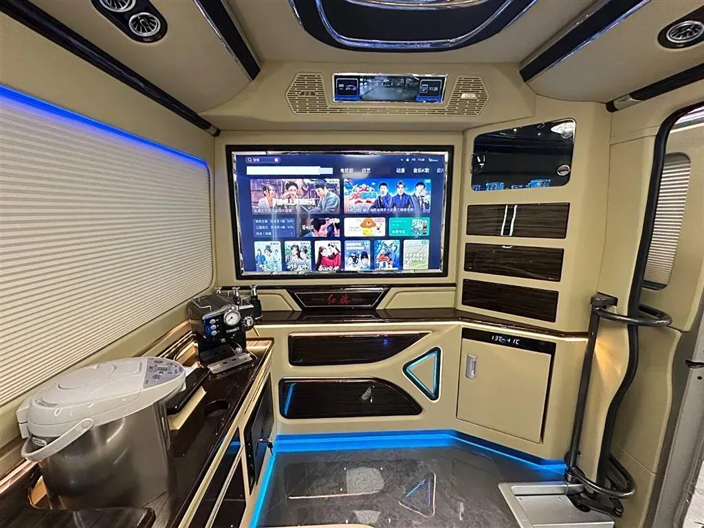 2024 HongQi GuoYue 8AT,autocango,china used car exporter,china ev exporter,chinese used car exporter,chinese used ev exporter