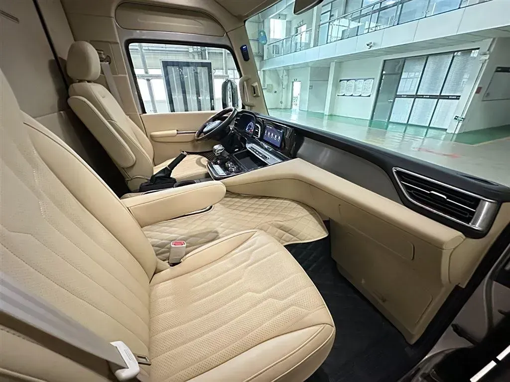 2024 HongQi GuoYue 8AT,autocango,china used car exporter,china ev exporter,chinese used car exporter,chinese used ev exporter