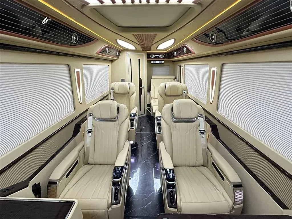 2024 HongQi GuoYue 8AT,autocango,china used car exporter,china ev exporter,chinese used car exporter,chinese used ev exporter