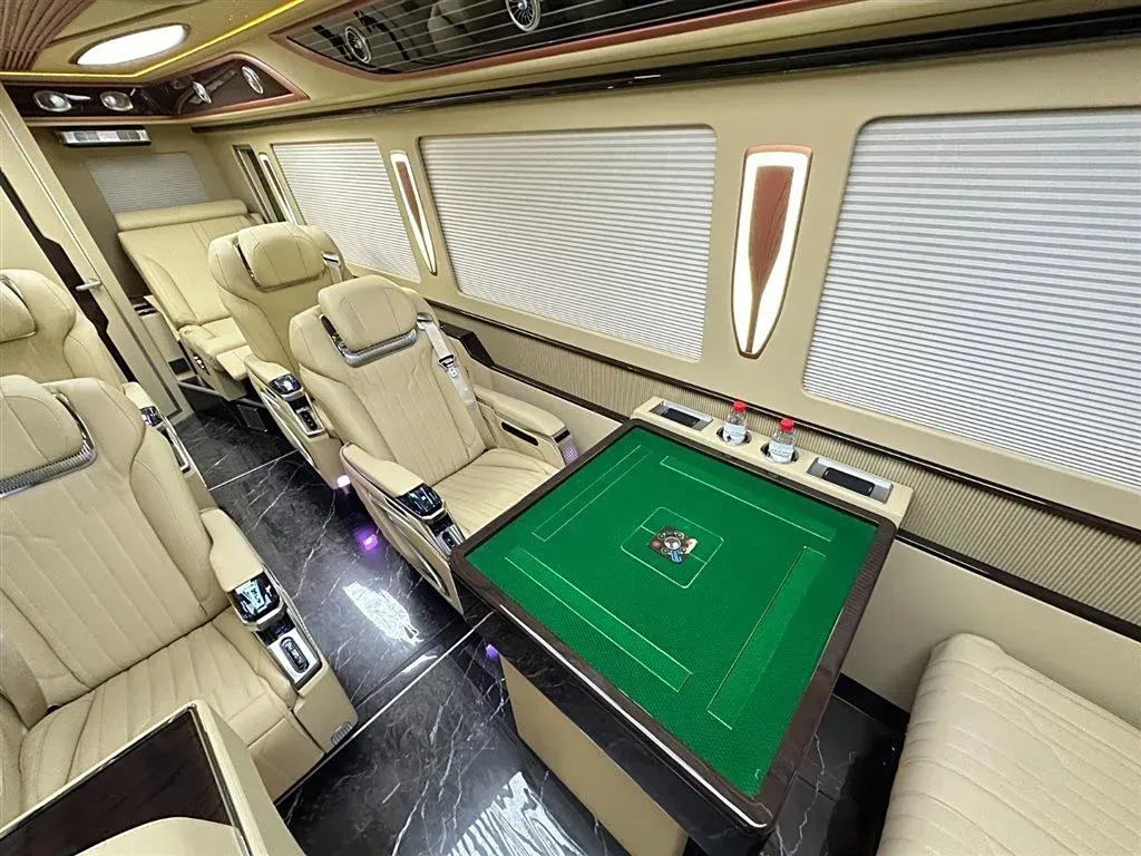 2024 HongQi GuoYue 8AT,autocango,china used car exporter,china ev exporter,chinese used car exporter,chinese used ev exporter