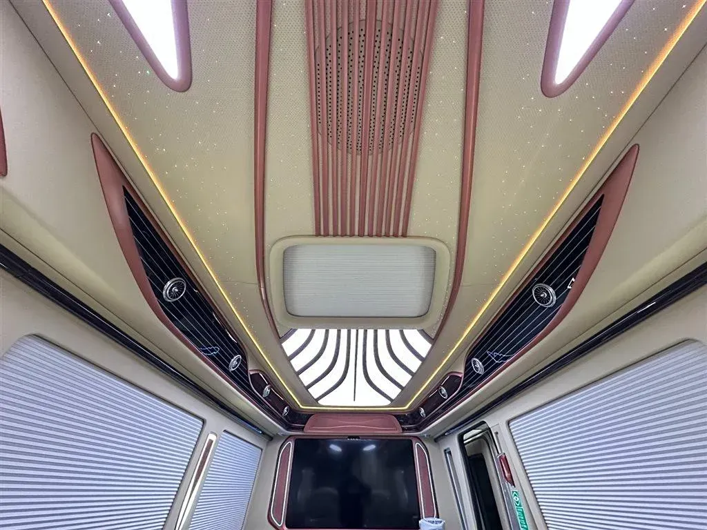 2024 HongQi GuoYue 8AT,autocango,china used car exporter,china ev exporter,chinese used car exporter,chinese used ev exporter