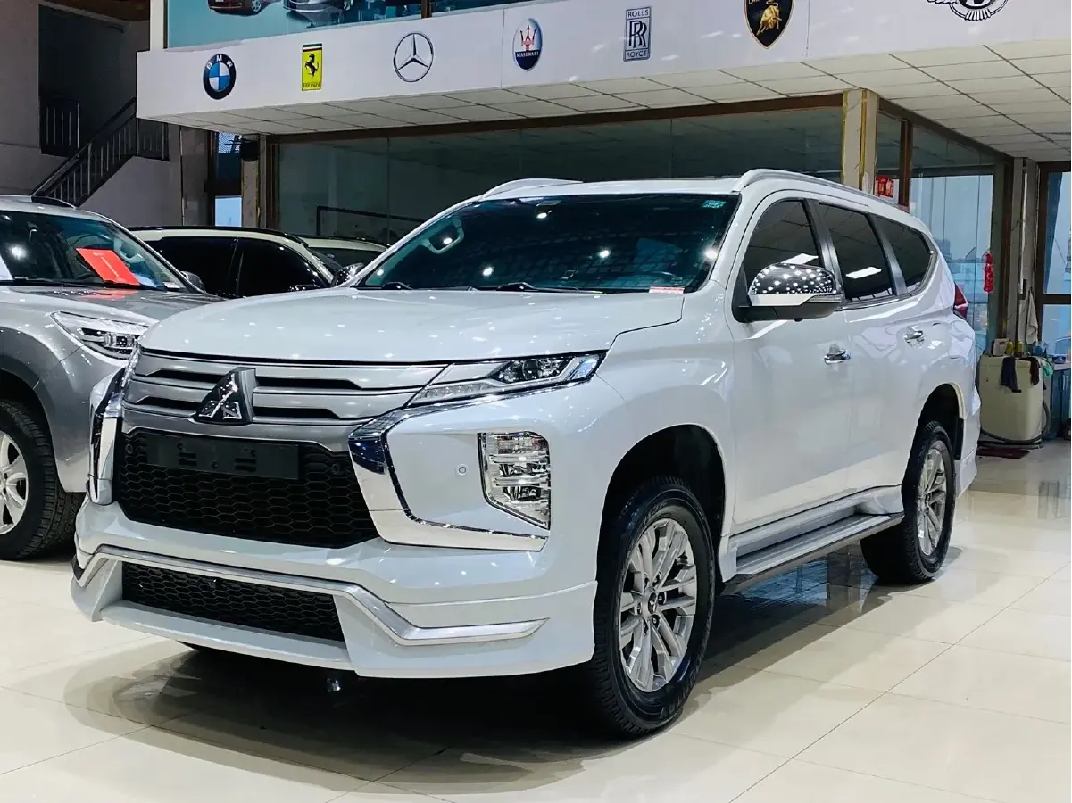 2020 Mitsubishi Pajero 3.0L 209HP V6 8AT