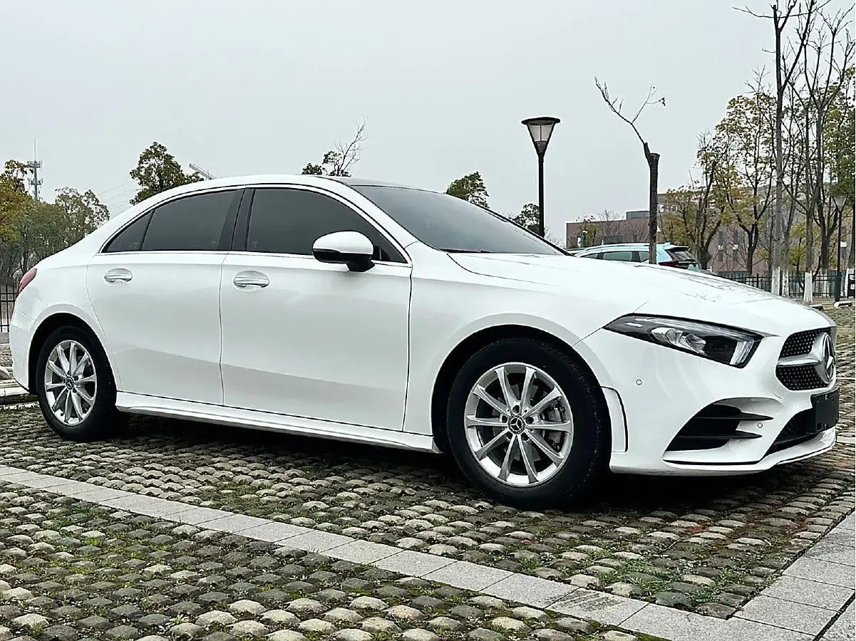 2021 Mercedes-Benz A Class 1.3T 163HP L4 7DCT
