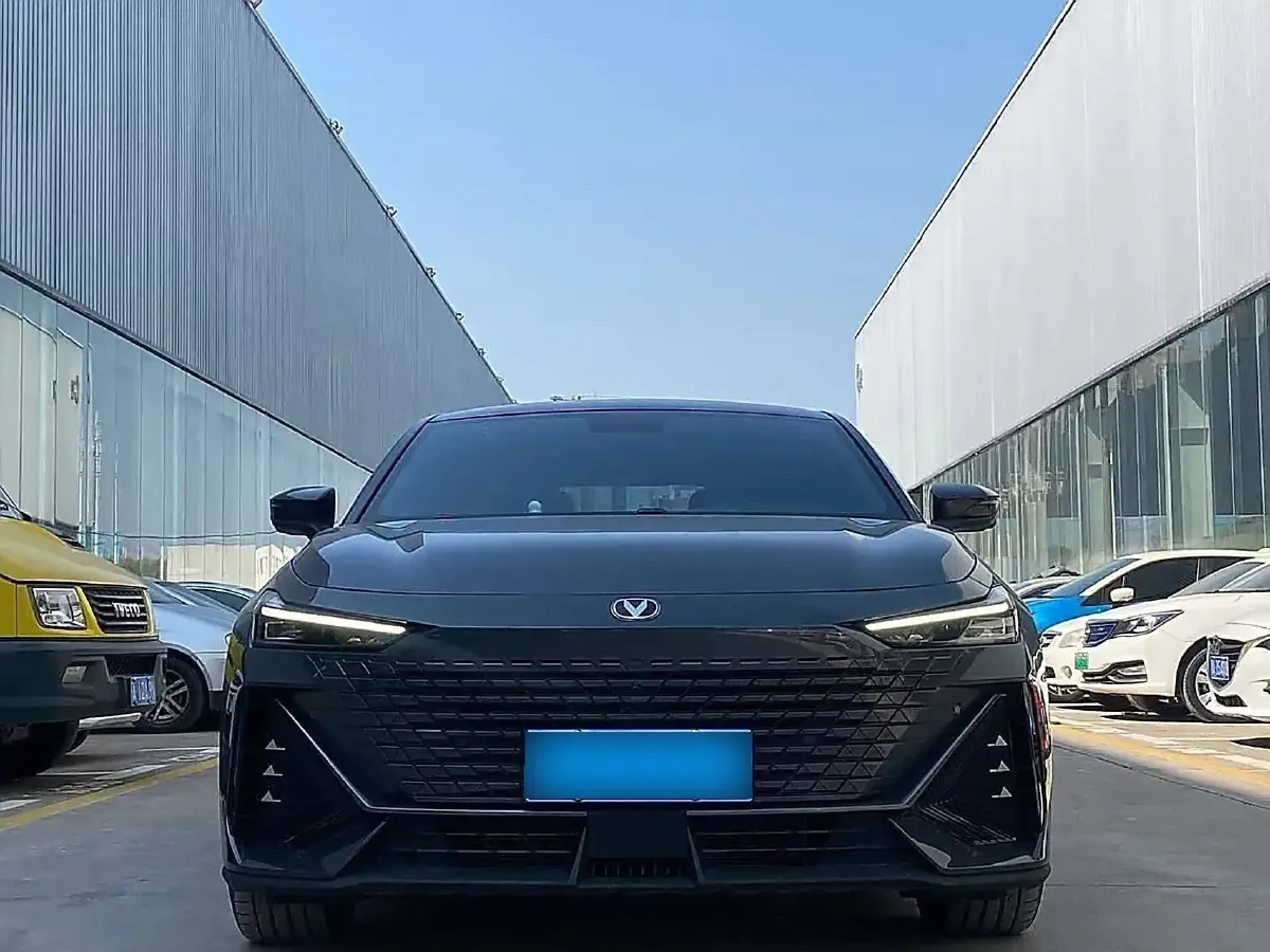 2022 ChangAn UNI-V 1.5T 188HP L4 7DCT