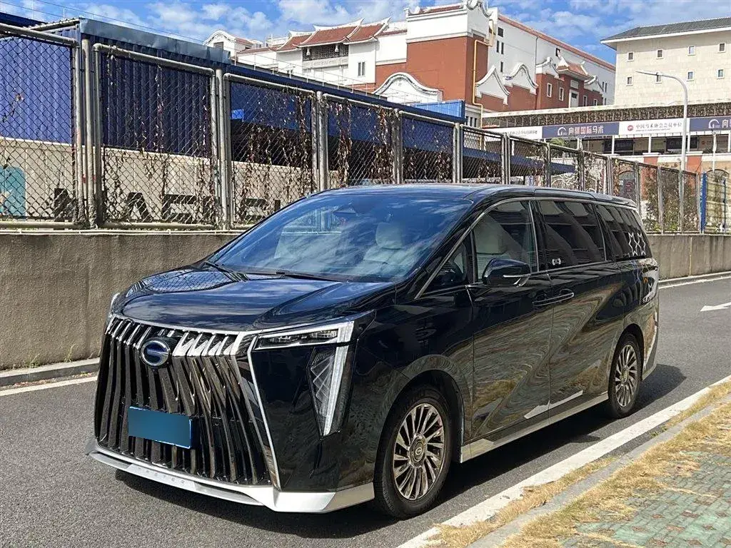 2023 GAC Trumpchi M8 2.0T 190HP L4 E-CVT Hybrid