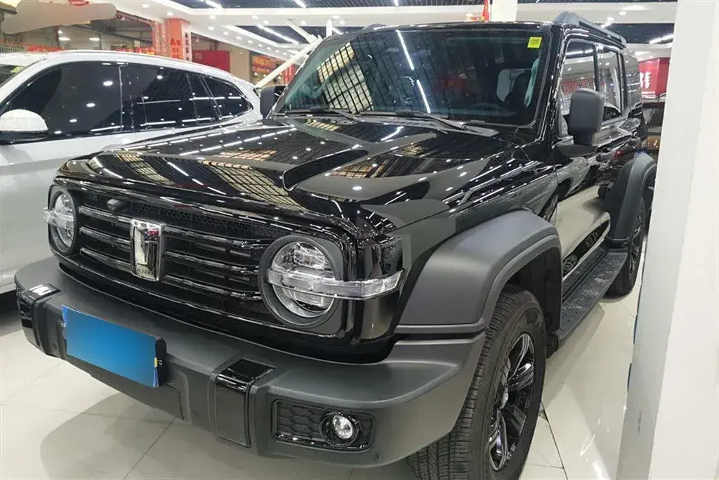 2023 Tank 300 2.0T 227HP L4 8AT